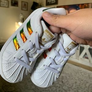 ❌❌SOLD❌❌.      Adidas holographic